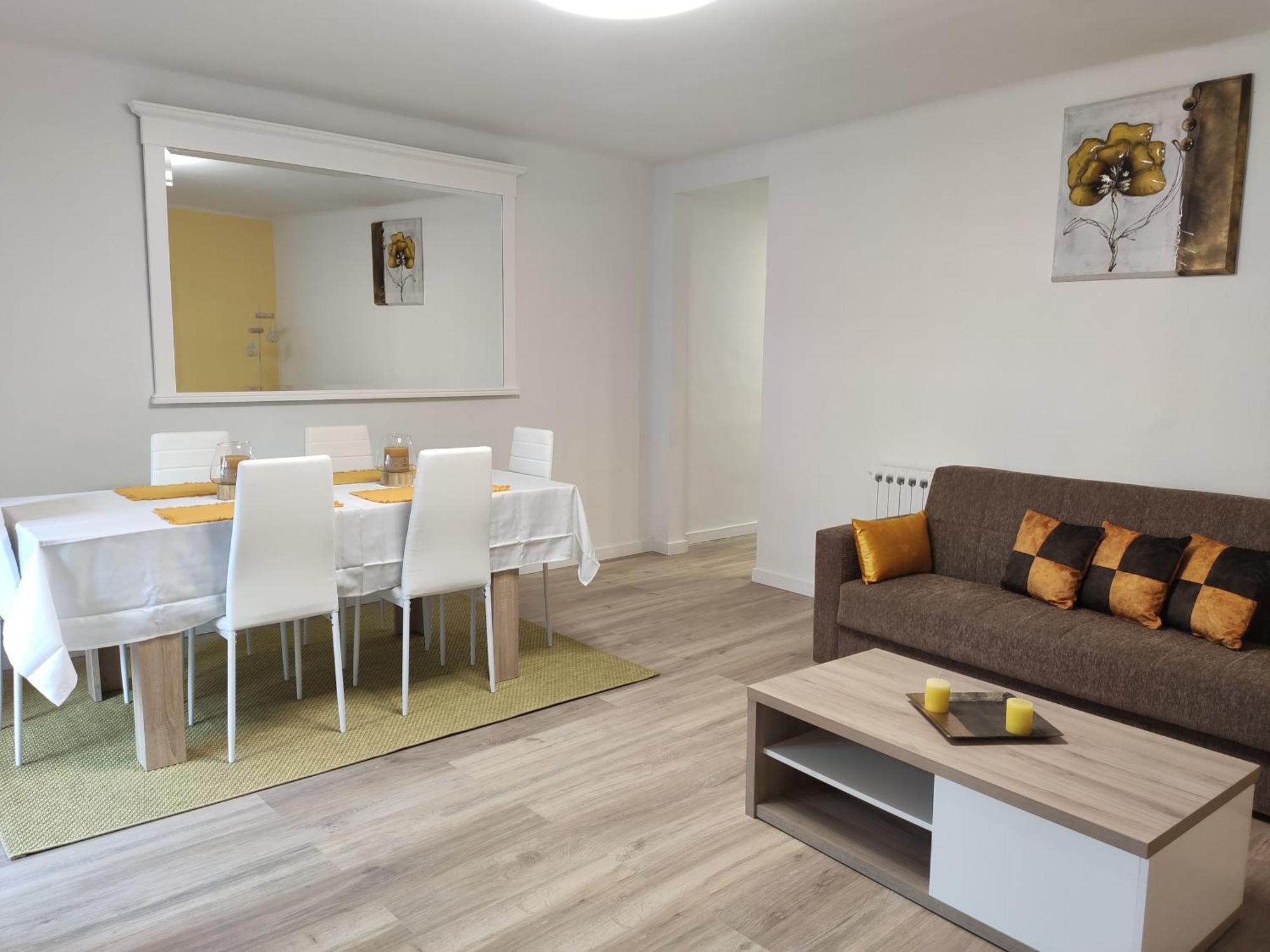 Apartamento Confort II La Seu d'Urgell Exteriör bild